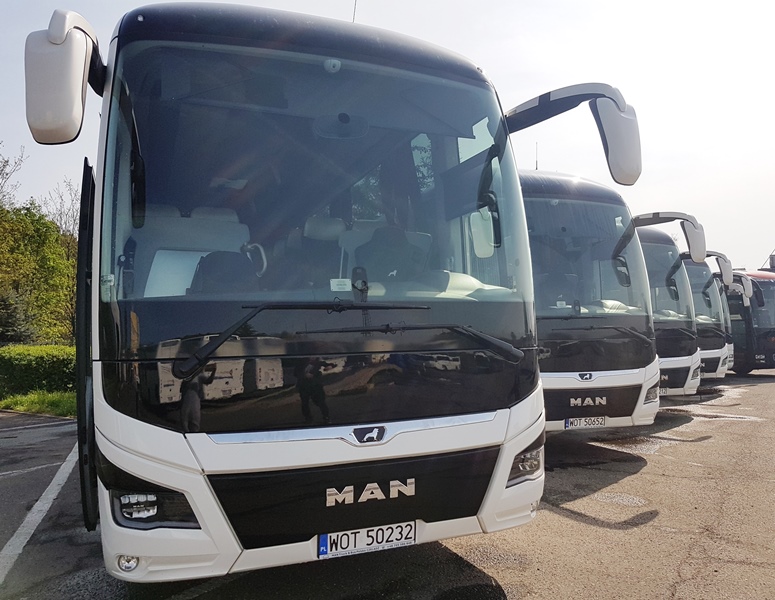 Autobus MAN LION'S COACH R07